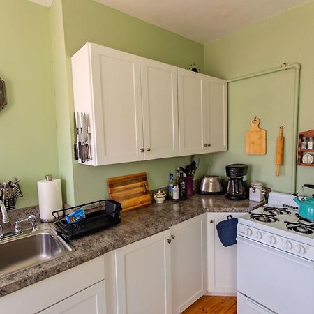 Centrally Located With Lake Views Burlington Exterior photo